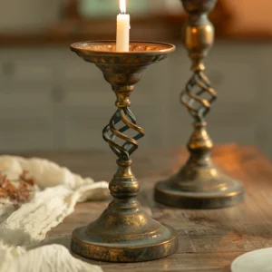 Bougeoirs en fer style européen antique et vintage