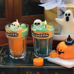 Bougie parfumée d’Halloween avec masque de crâne fantôme