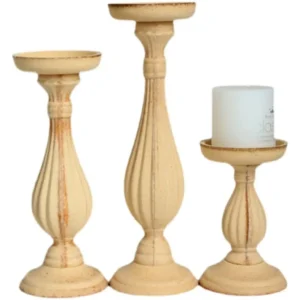 Lot de trois porte-chandeliers en bois, style européen