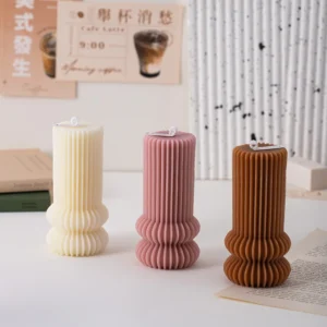 Bougie parfumée en pilier géométrique décoratif