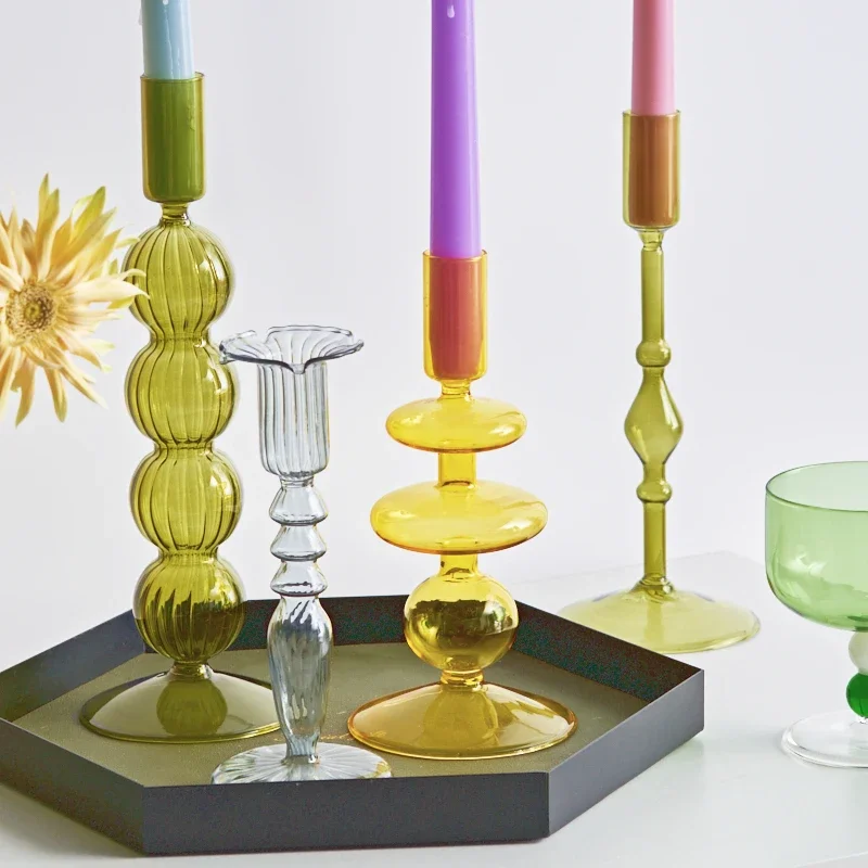 Bougeoirs décoratifs en verre coloré